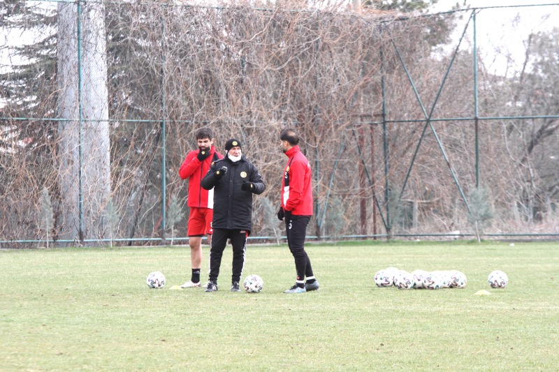 KAPTANLARA GÜVENİYOR