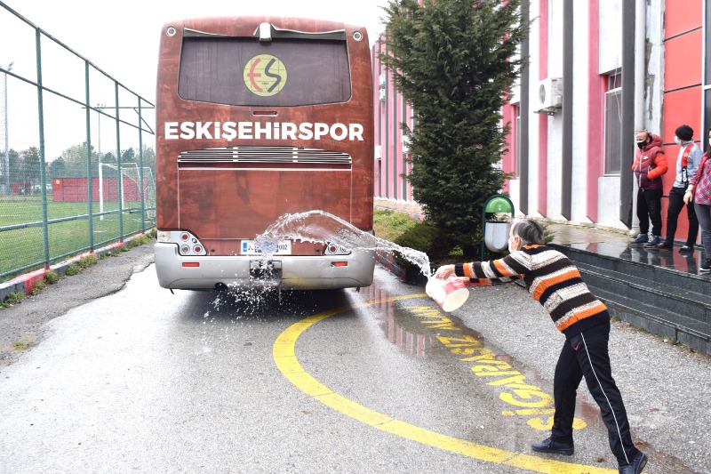 21 OYUNCU İLE İSTANBULA