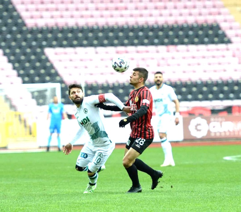 BABAM BENİ ES-ES SEVDASI İLE BÜYÜTTÜ