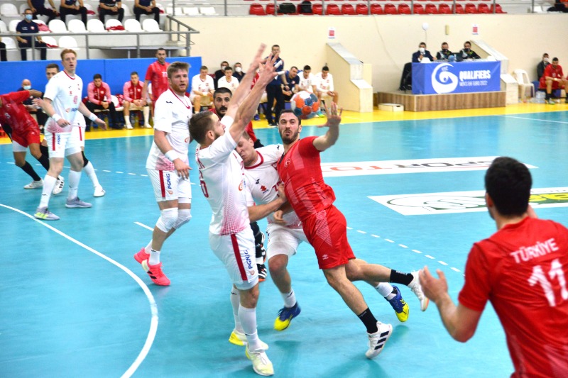 SLOVENYA VE HOLLANDA MAÇLARI ESKİŞEHİRDE