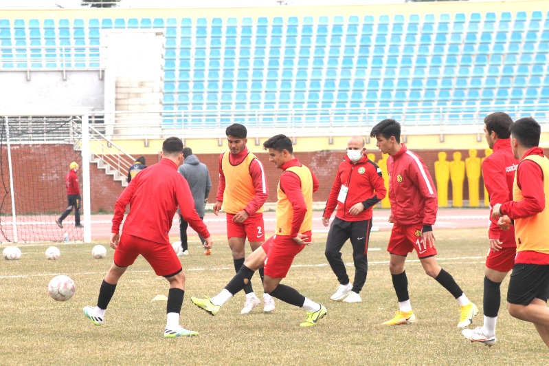 U-19 LAR YOLA ÇIKIYOR