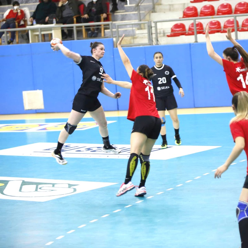 MELEKLERİMİZİN  MAÇI ÖTELENDİ