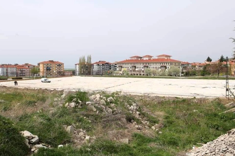 SİVRİHİSAR SPOR TESİSLERİ YENİLENİYOR,