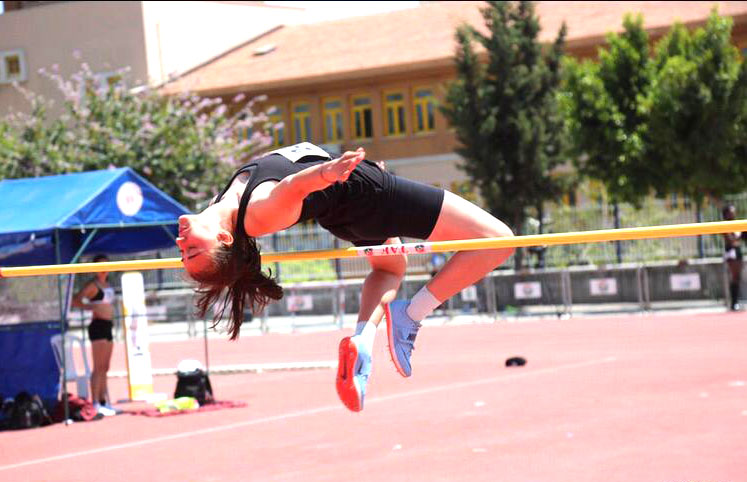 ZEYNEP ÇAYLAKIN GÖZÜ ZİRVEDE