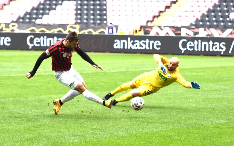 İBO VE ONUR  3ER GOL ATTI