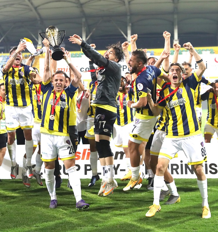 GÖKHAN BUCADA  KUPAYI KALDIRDI