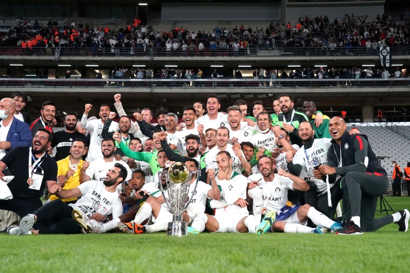 BU KEZ ONLAR GÜLDÜ