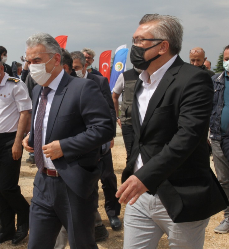 ANAHTARI VALİYE TESLİM EDEBİLİRİZ