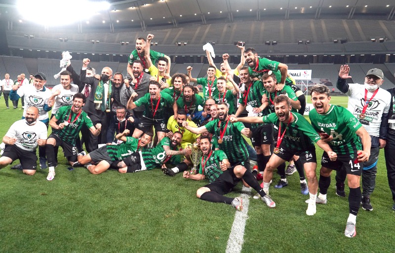 KOCAELİSPOR 1. LİGDE