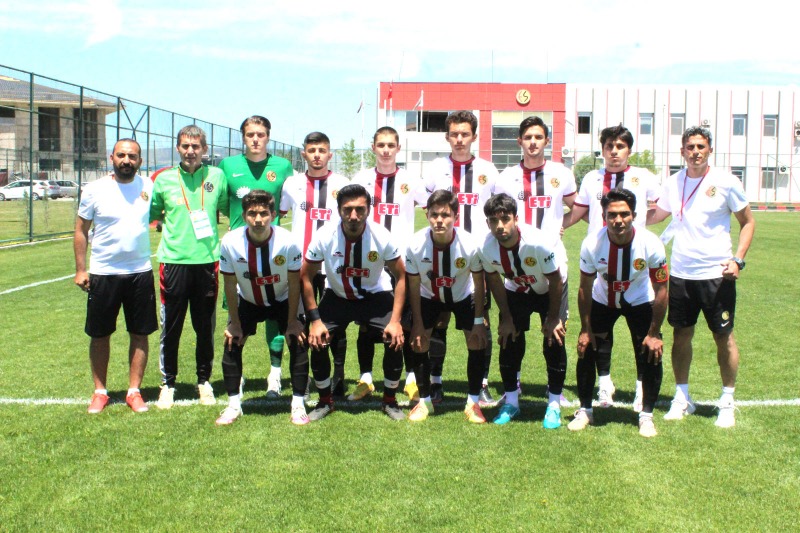 U19LAR BANDIRMA ÖNÜNDE