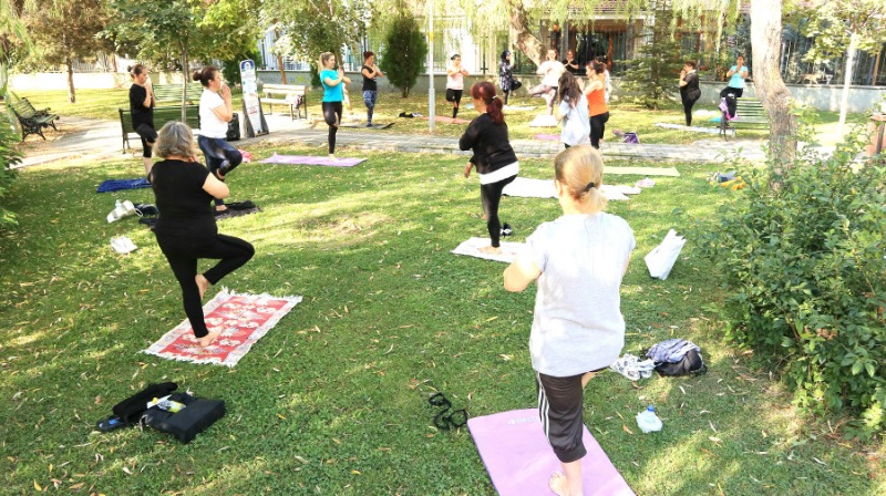 ODUNPAZARI PARKLARINDA SABAH SPORU BAŞLIYOR