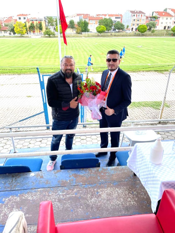 DERBİ ÖNCESİ BAŞKAN  GALİP ÖZSARIDAN JEST