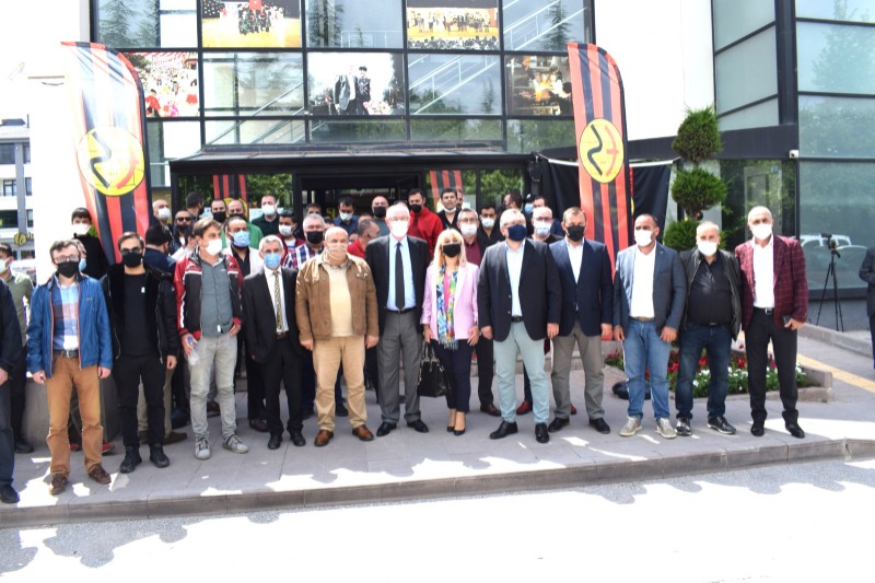 ES-ESE BAŞKAN ARANIYOR