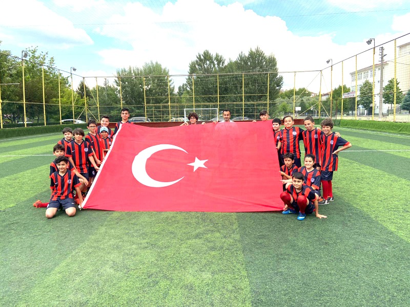 MİLLİLERE BAŞARI DİLEDİLER