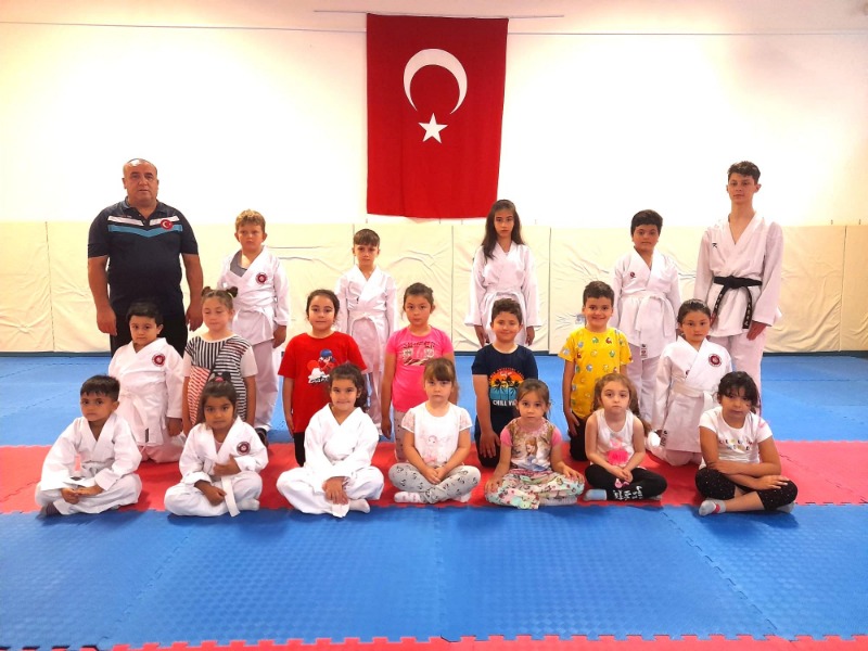 KARATE SEVGİSİ BİR BAŞKA