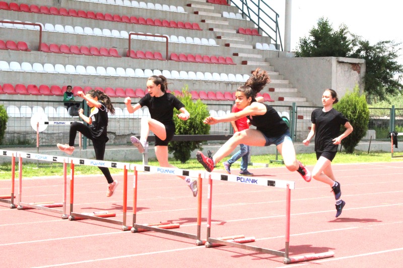 ATLETİZMDE FESTİVAL YAPILDI