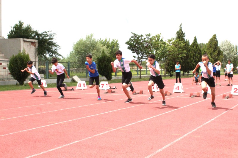 YARIŞLAR NEFESLERİ KESTİ