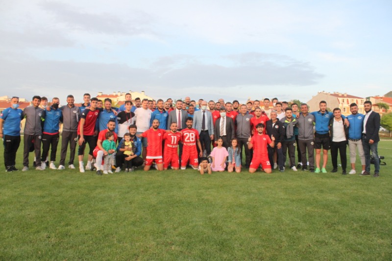 ŞAMPİYONLUĞA ÇEYREK KALA(4-1)