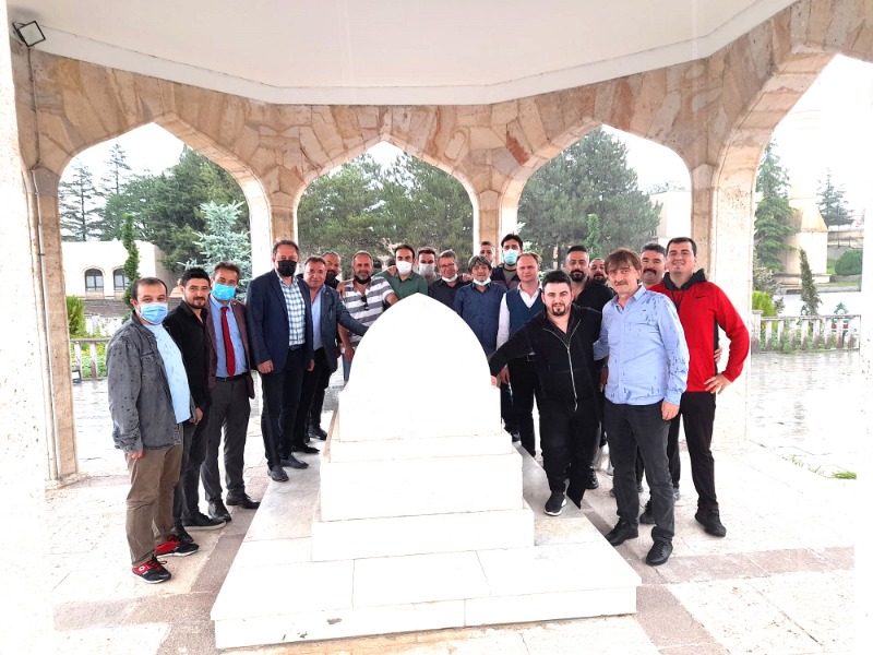 YUNUS EMREYİ ZİYARET ETTİLER