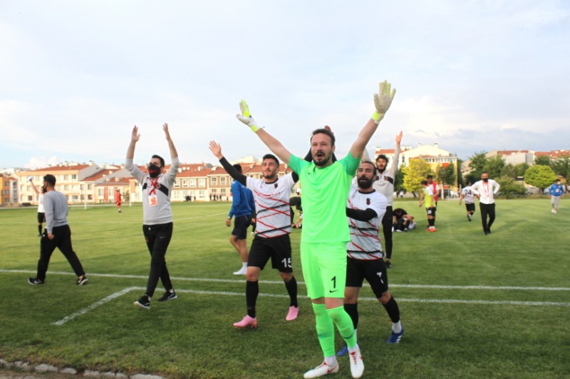 4 OYUNCUYA TEKLİFLER VAR