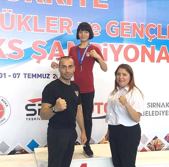 YÜZÜMÜ GÜLDÜRDÜ