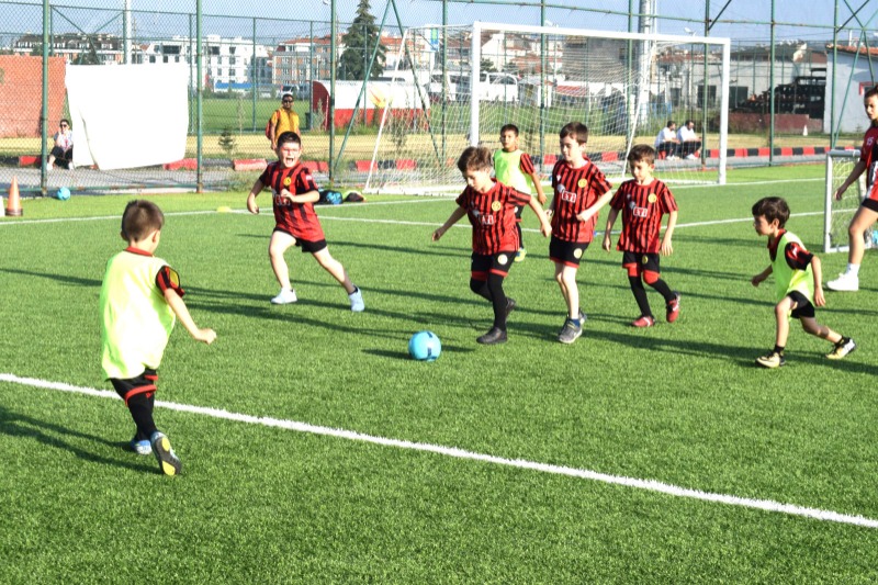 FABRİKA ÇALIŞIYOR