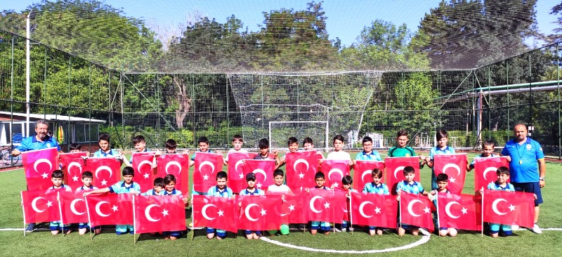 EGEMENLİK KAYITSIZ ŞARTSIZ MİLLETİNDİR