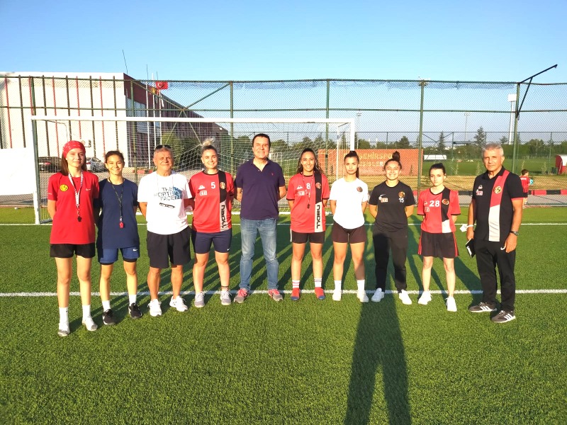 MİTHAT KÖRLERİN TORUNLARI DA  ESKİŞEHİRSPORA GÖNÜL VERDİ