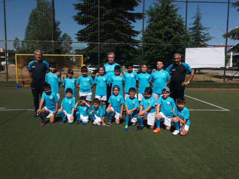 HEDEF FUTBOLCU YETİŞTİRMEK