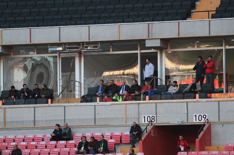 LOCALAR SATIŞA ÇIKTI