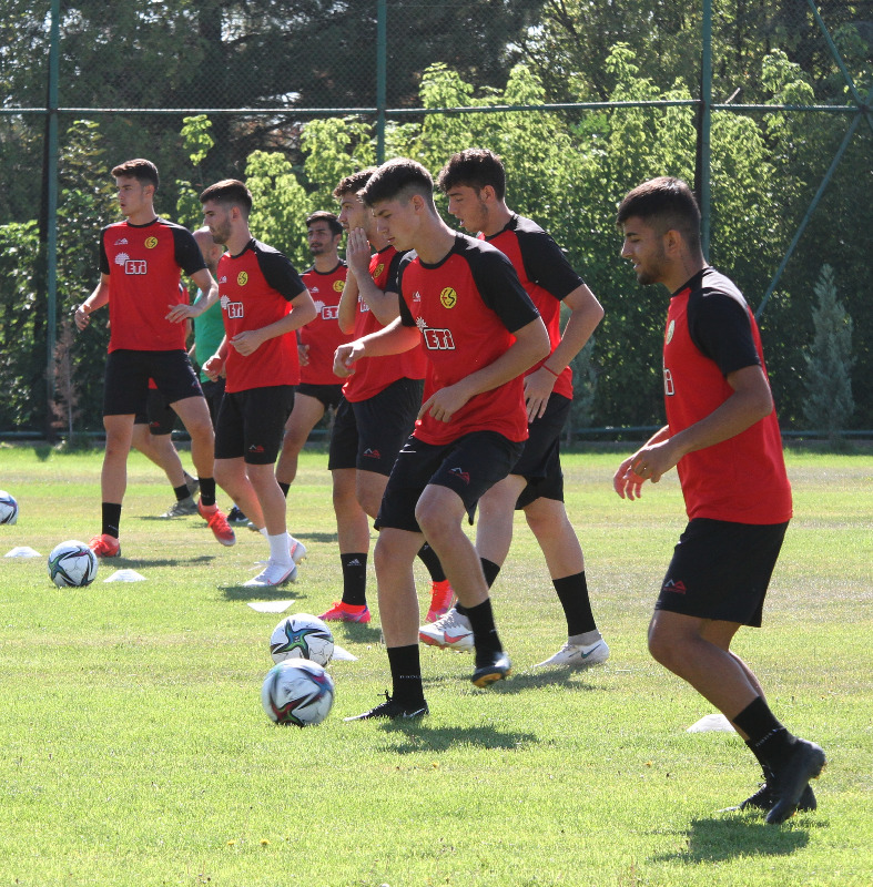 ŞİMŞEKLER ÇALIŞIYOR