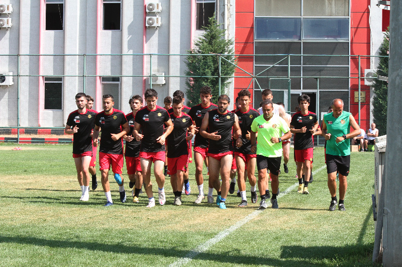 RAKİPLERDEN ÇOK KOŞACAKLAR