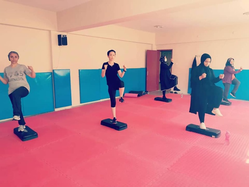 KADINLAR FORM TUTUYOR