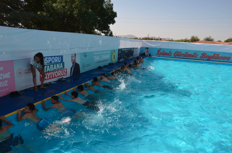 BEYLİKOVADA YÜZME EĞİTİMLERİ BAŞLADI