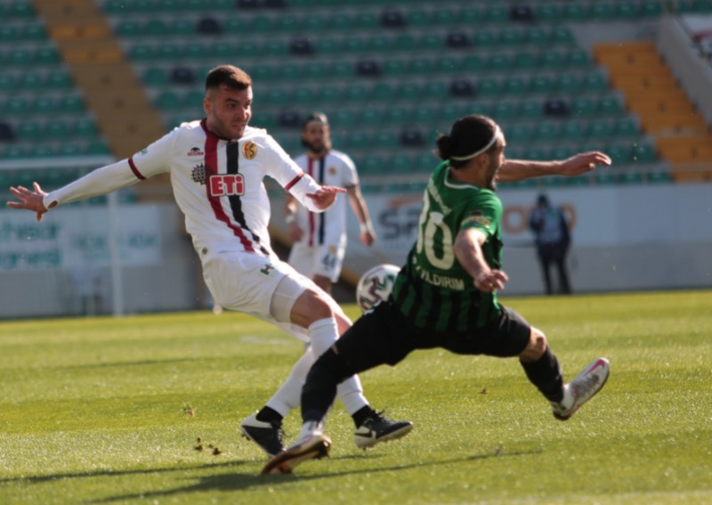 PROFESYONEL OLMAYI BEKLİYORLAR