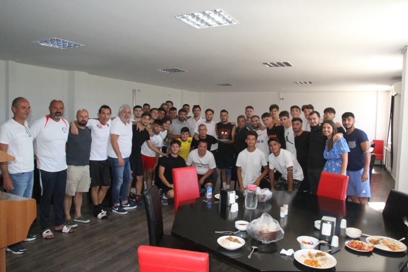 DOĞUM GÜNÜN KUTLU OLSUN MAMİ