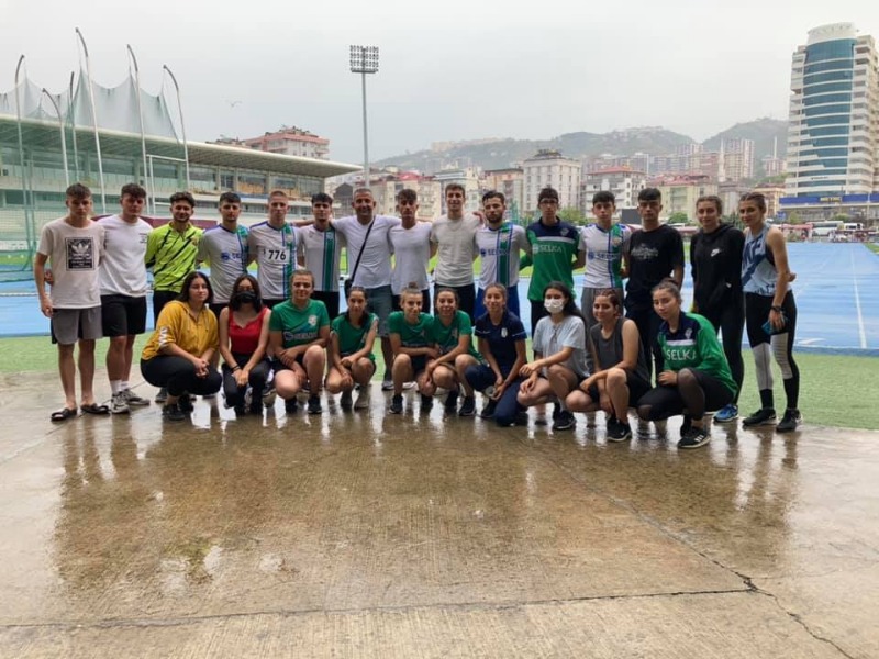 ODUNPAZARI ATLETLERİ  FİNALLERE BİLENİYOR