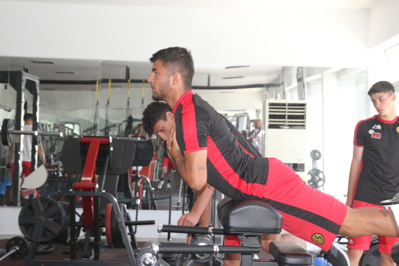 SABAH SALONDA AKŞAM SAHADA