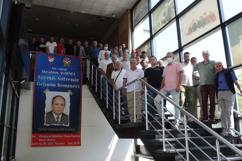 ANTRENÖRLER ZORUNLU SEMİNERDE