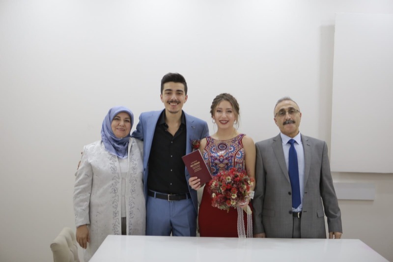 MUTLULUĞA EVET DEDİLER