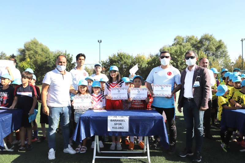 MİNİ MİNİKLER 2 EYLÜL ESKİŞEHİRİN KURTULUŞU FUTBOL ŞENLİĞİ SONA ERDİ