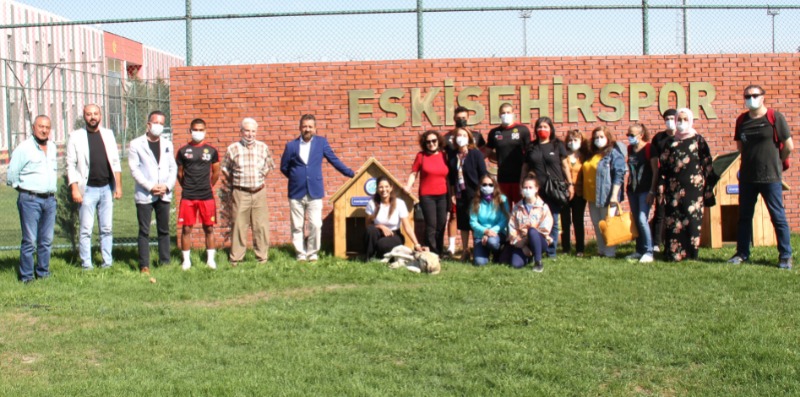 DÖRT AYAKLI CAN DOSTLARA ES-ESTEN DESTEK