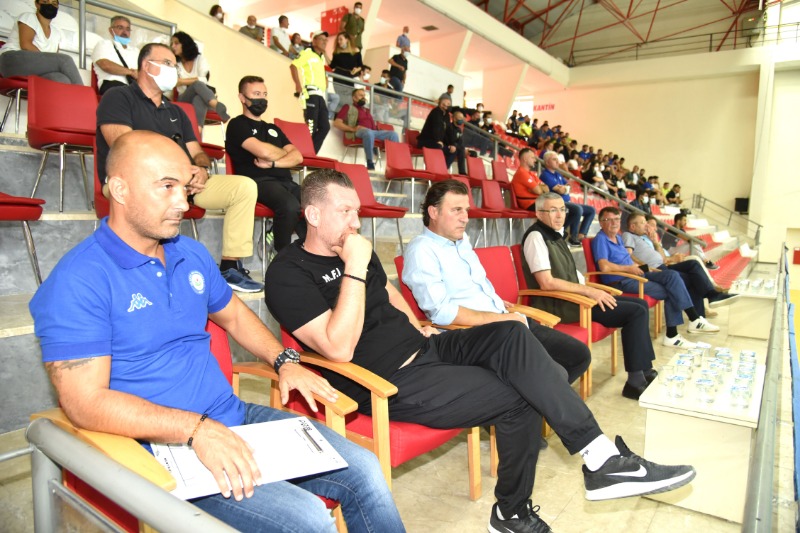 RAKİPLER MERCEK ALTINDA