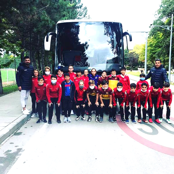 TURNUVAYA KATILDILAR