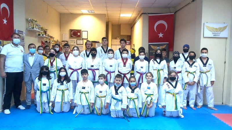 KAMERSPOR’DA KUŞAKLAR RENKLENDİ