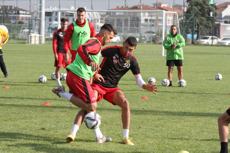 ES-ES ZORLU DEPLASMANDA