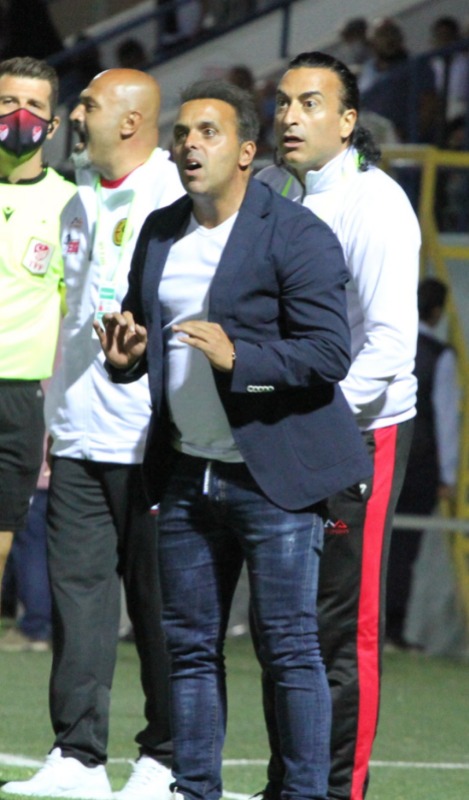 CEM HOCAYA  KIRMIZI KART