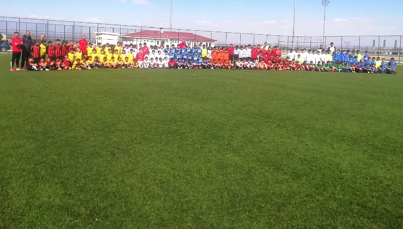 MİNİK KRAMPONLAR TURNUVASINDA KOZLARINI PAYLAŞTILAR