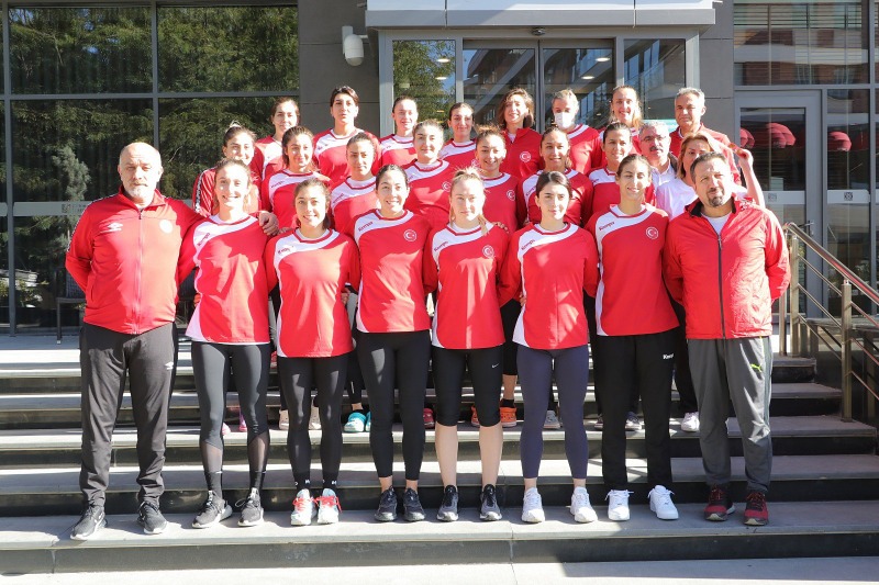 BİZİ YALNIZ BIRAKMASINLAR