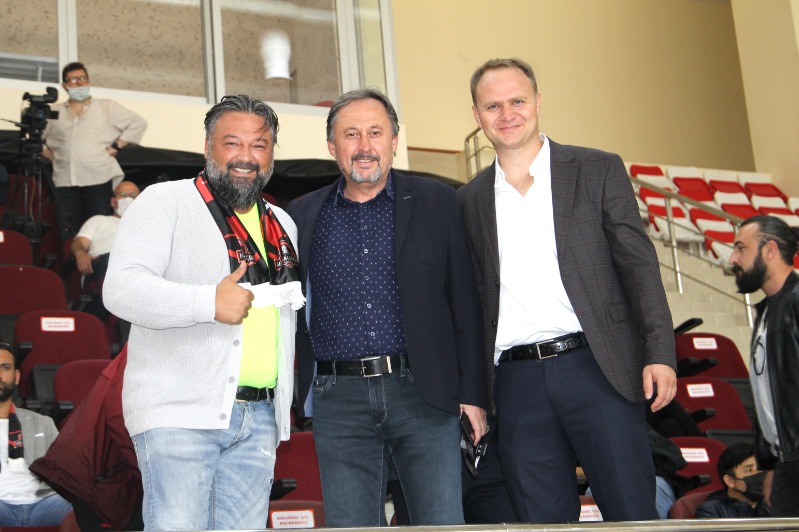 BU DOSTLUK RÜZGARI HEP SÜRSÜN